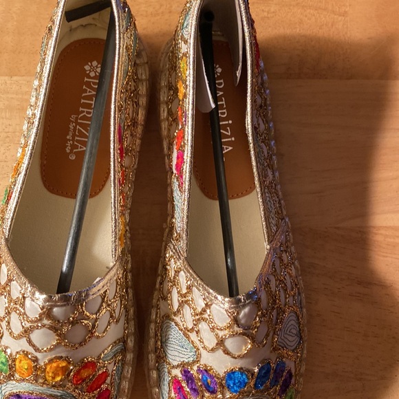 Patricia women shoe . Size 7 Multi Color Brand New with box - Picture 4 of 8